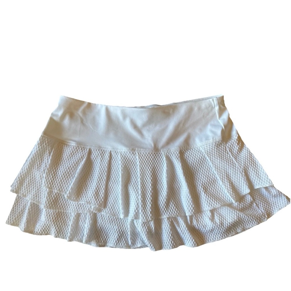LUCKY IN LOVE Wavy Pleat White Skirt/Skort Standard Length Size Medium NWT